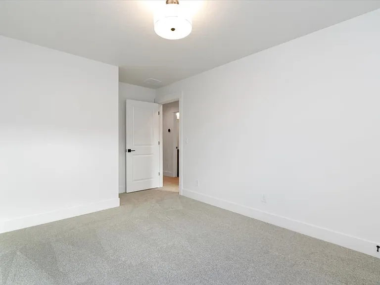736 S Calhoun Ln — Photo 9