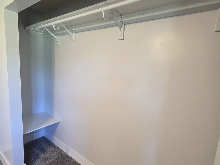 401 Stallion Cir — Photo 4
