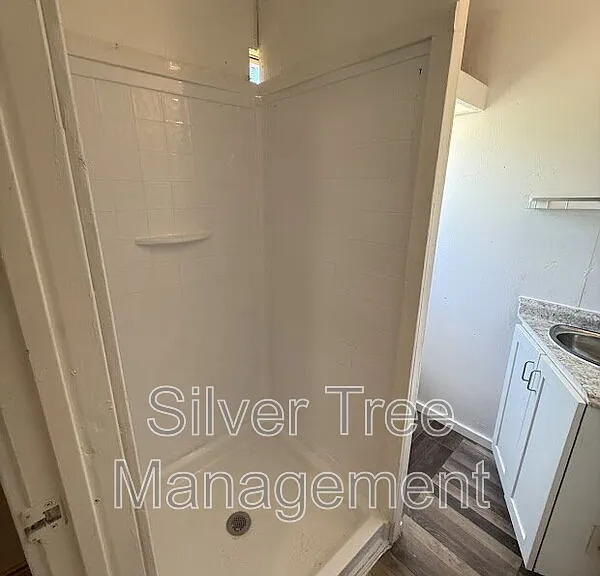260 Lark Meadow Dr #D — Photo 6
