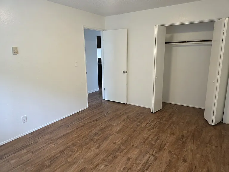 223 NW Nye St #4 — Photo 5