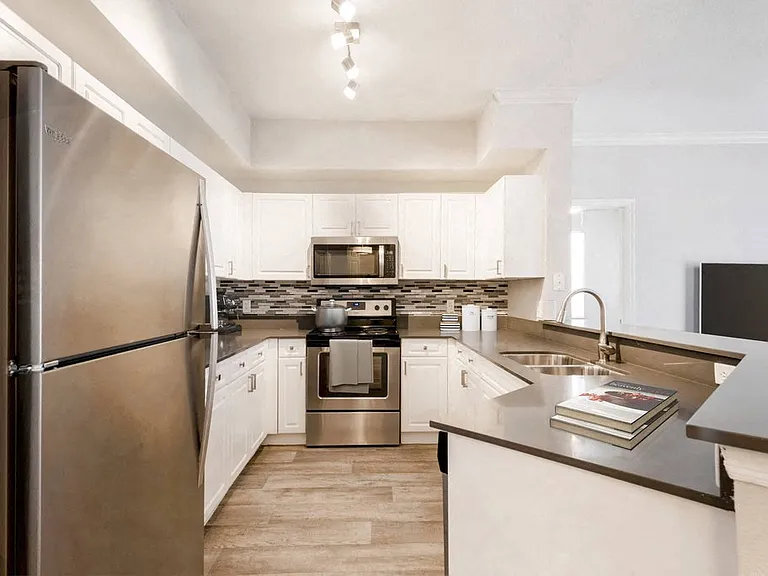 The Estates at Wellington Green Apartments — Photo 59