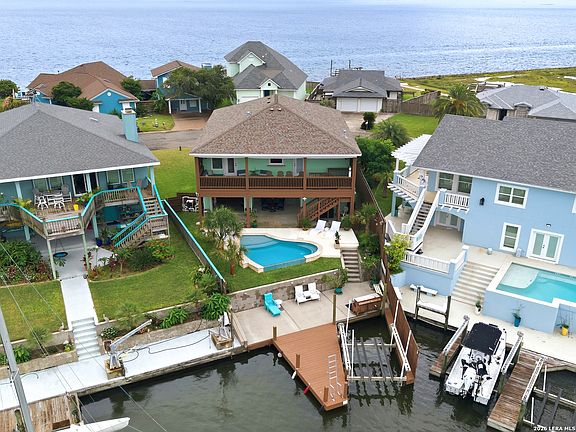 3rd image of 304 Bayview Dr