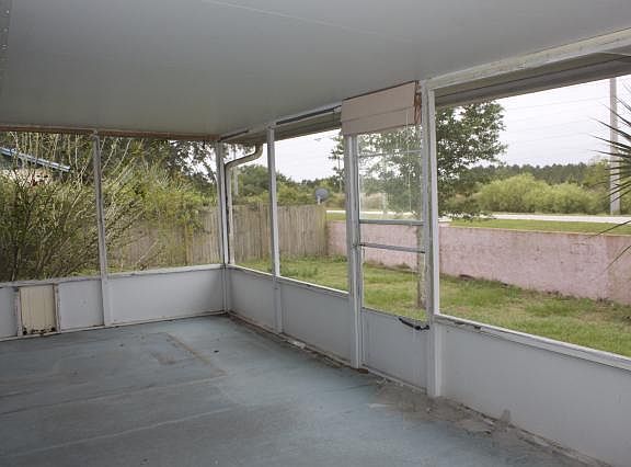 3rd image of 1725 Horizon Way