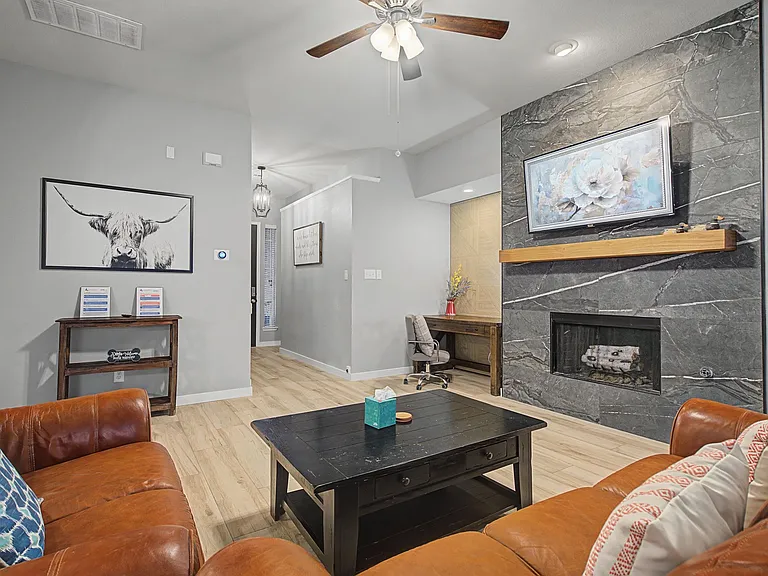 2409 Mallard Dr — Photo 10