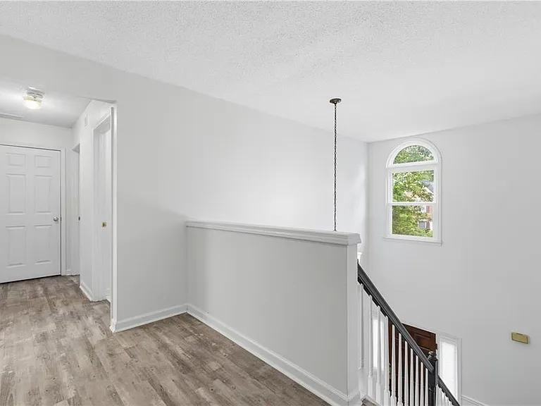 6430 Barwick Ln — Photo 21