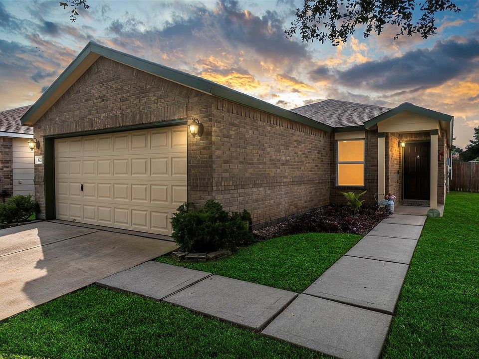 1st image of 16223 Ranchland Ln