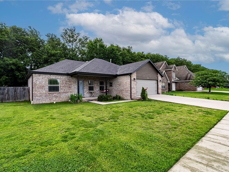 1st image of 1209 N Latisha Ln