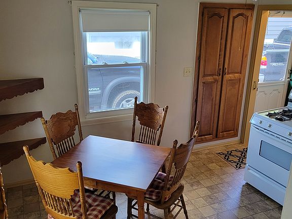 3rd image of 291 Grandview Ave #1