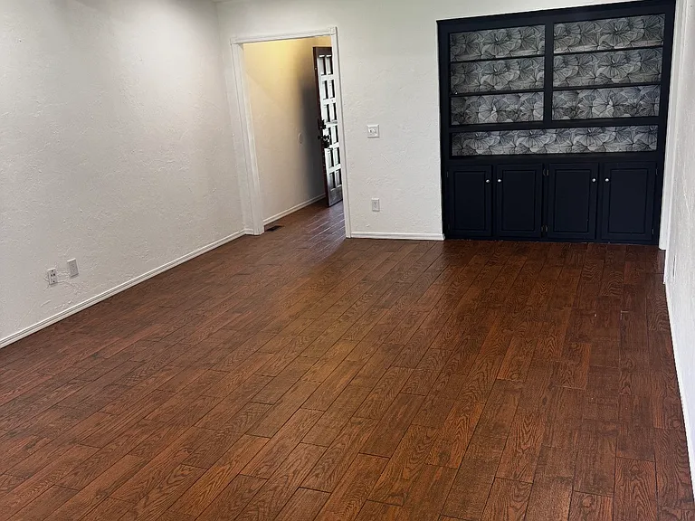 10416 Dover Dr — Photo 5