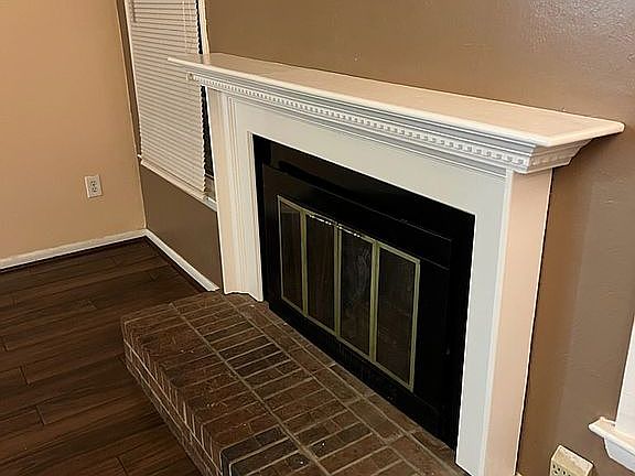 3rd image of 5964 Blackpoole Ln