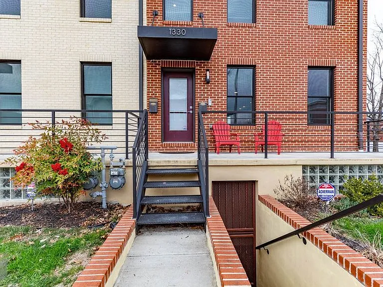1330 Montello Ave NE #1 — Photo 3