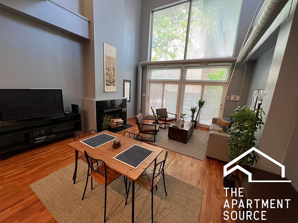 1st image of 1760 W Wrightwood Ave #115F