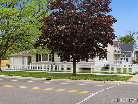 5th image of 510 Van Raalte Ave