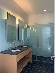 Rented by R New York