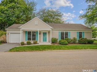 22 Beechwood Dr, Waterford, CT 06385