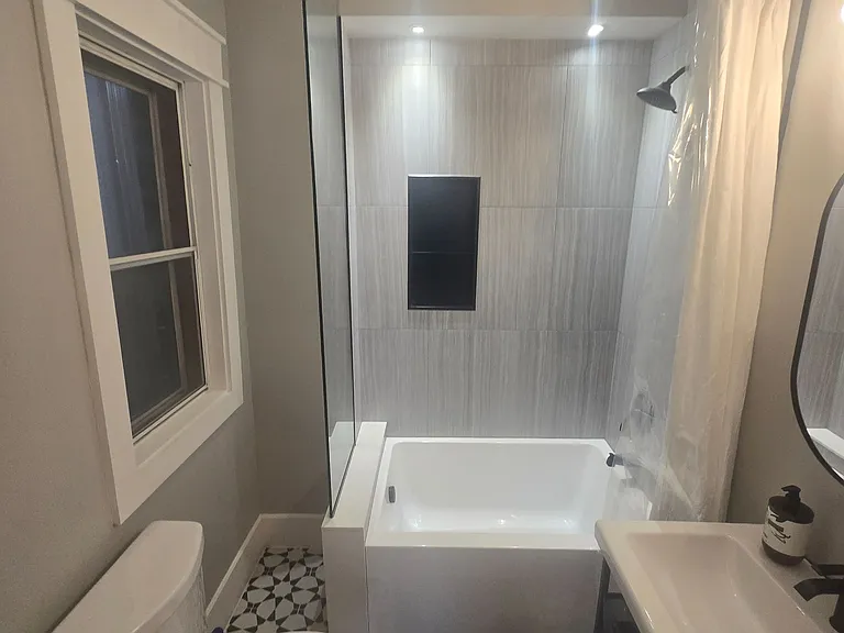 251 Silverthorn Ave #MAIN — Photo 18