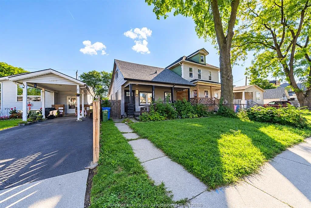 3 bed, $2,200 — Photo 3