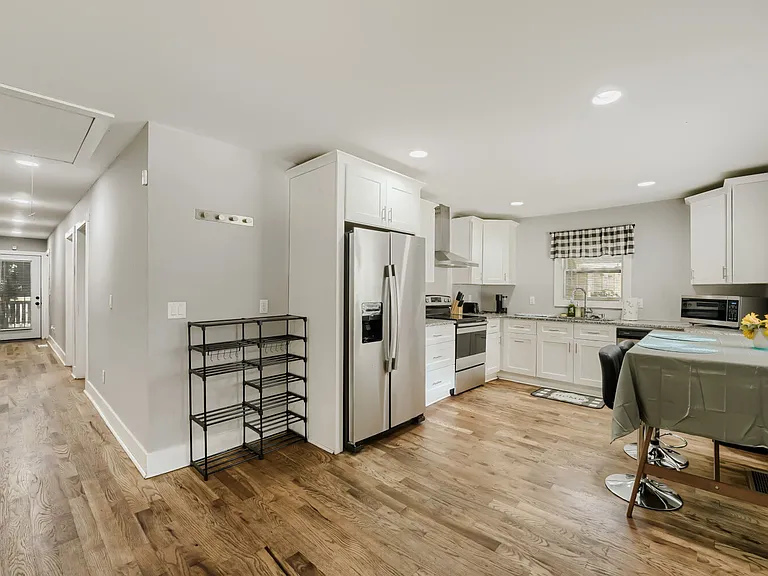 1089 McDaniel St SW — Photo 8