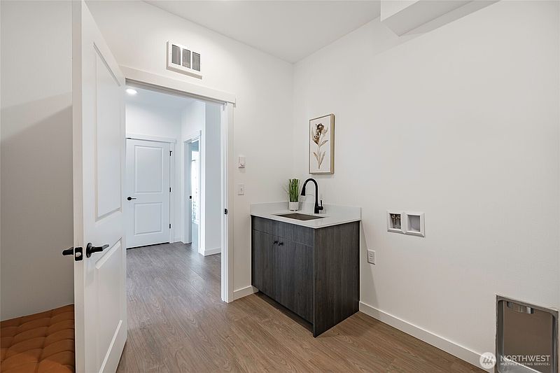 2nd image of 2950 Cedar View Way