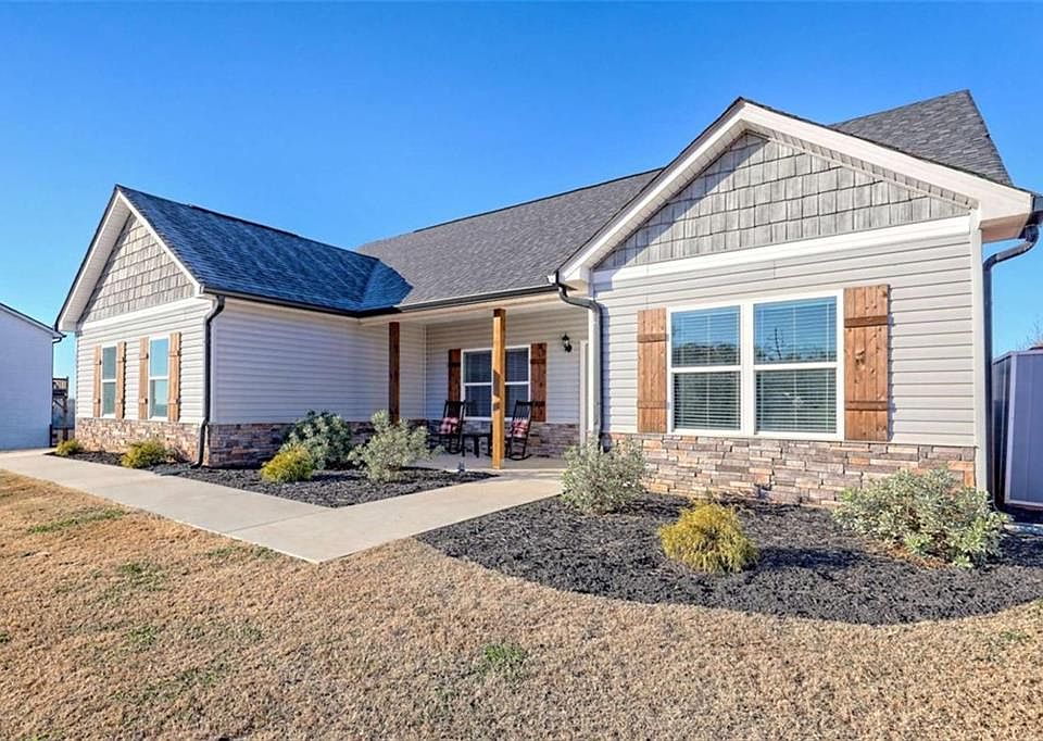 1st image of 995 Dortch Rd