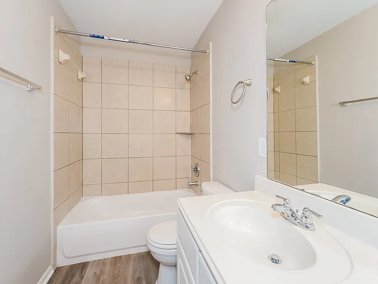 4930 Jarl Ct — Photo 16