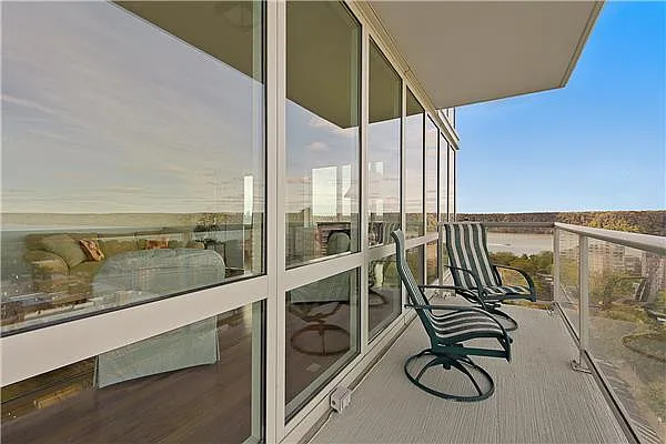 Sold by Exclusive Properties Sotheby's International Realty | media 3