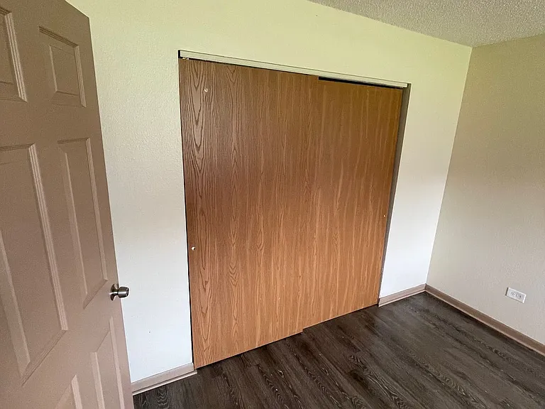 2200 Lewis Ave #103 — Photo 2