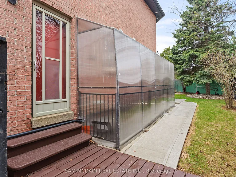 1527 Chiddingstone Cir #A — Photo 12
