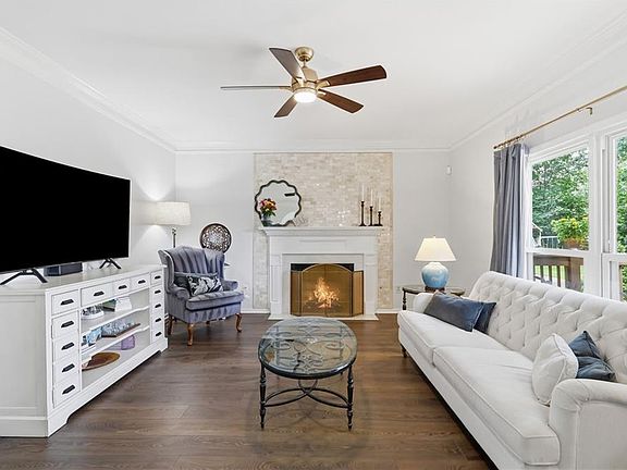 5th image of 3894 Corye Ln