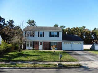 89 Oak Glen Rd, Toms River, NJ 08753