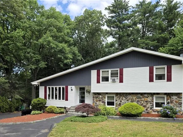 22 Oakview Ter, Glocester, RI 02857