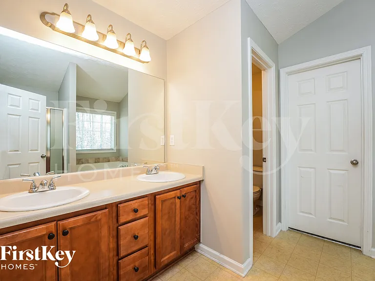 250 Landon Way — Photo 12