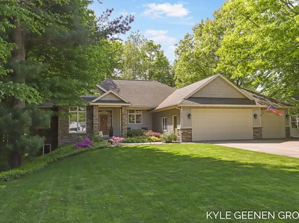 2979 Foxboro Ln, Holland, MI 49424
