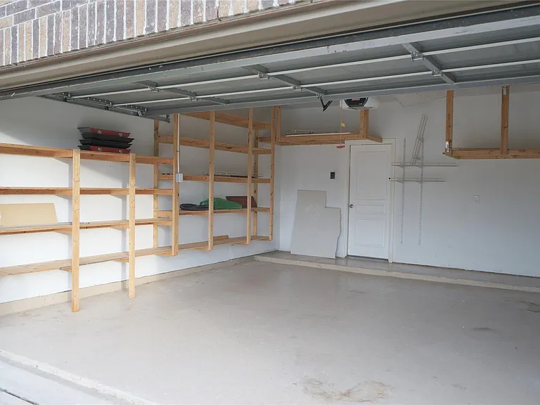 10710 Barker View Dr — Photo 16