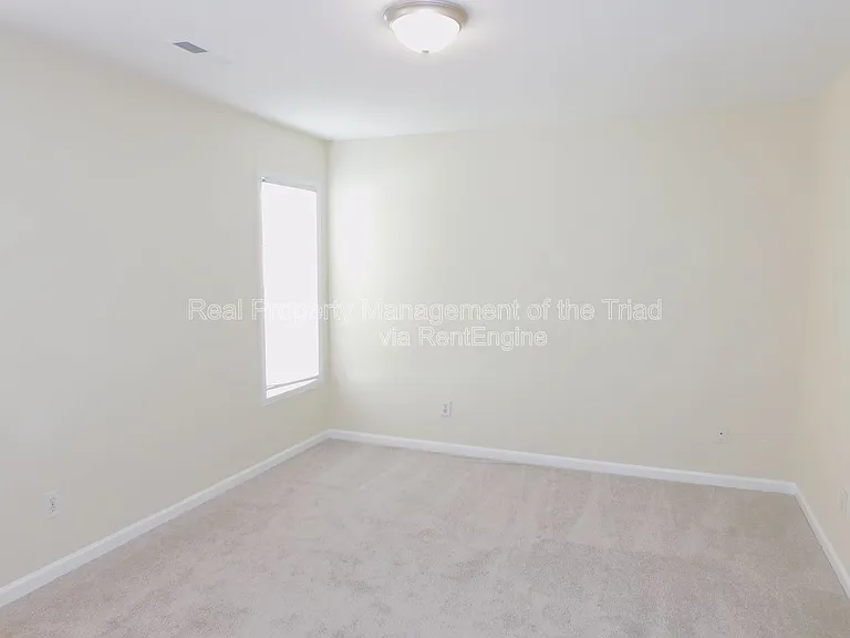 1856 Oakhurst Park Ln — Photo 14