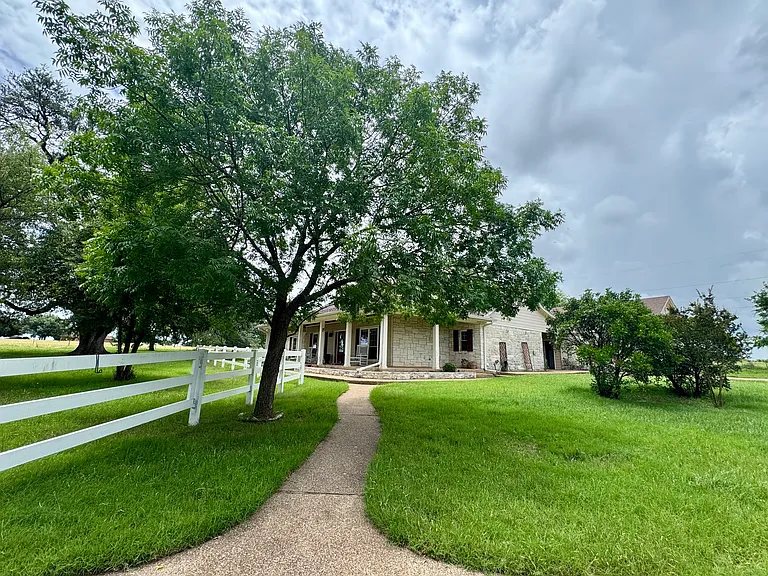 465 Austin Hines Dr — Photo 36