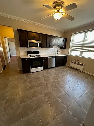 51 King St #3 Photo 1