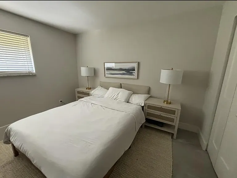 1822 Windsor Dr #1 — Photo 3