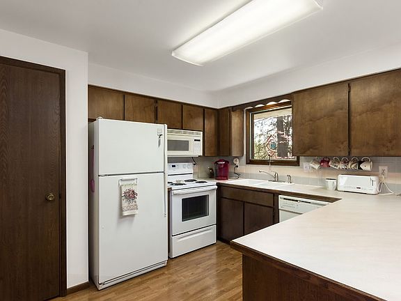 4th image of 1112 E Bedivere Dr #1112