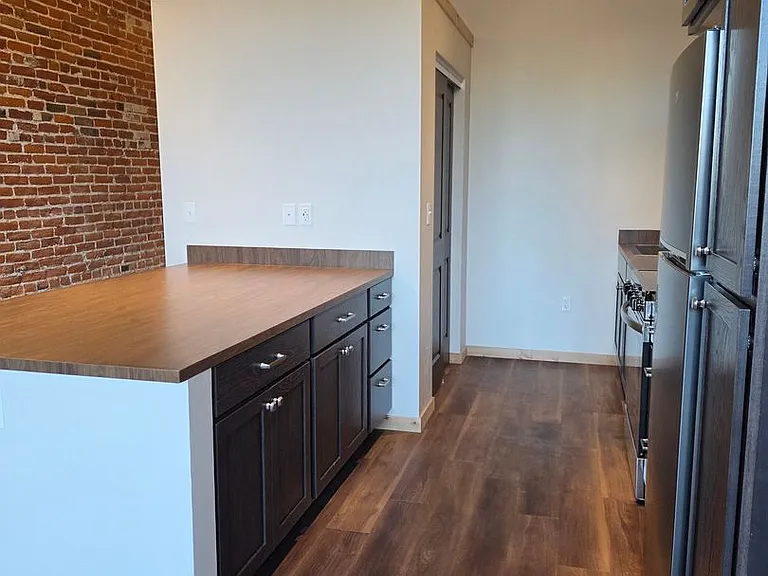1209 Main St — Photo 9