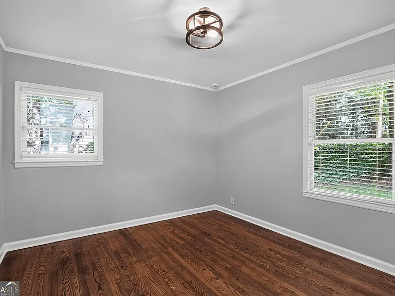 807 Cardova Dr NE — Photo 12