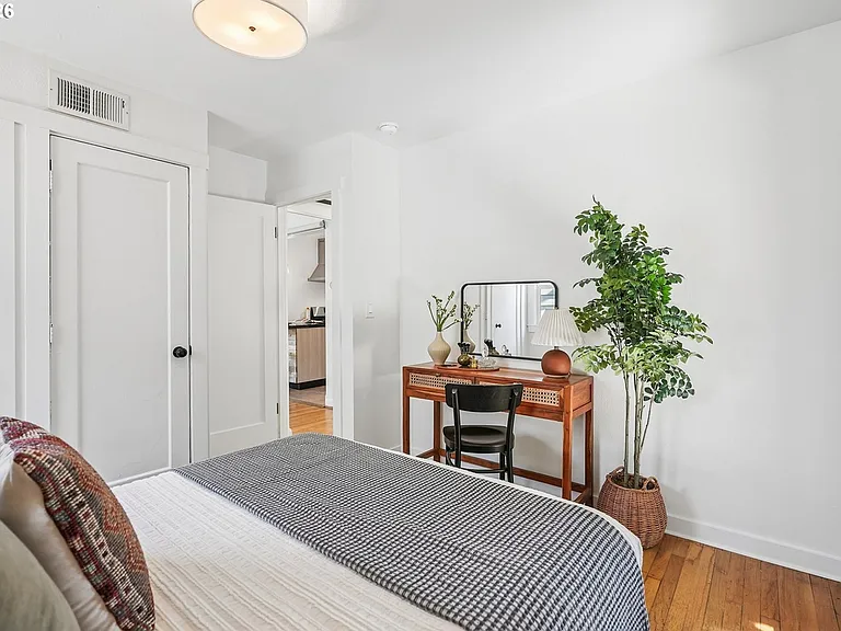 4915 NE 78th Ave — Photo 12