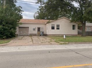 716 W 3rd St, Burkburnett, TX 76354