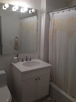 Rented by Silvercup Realty Corp | media 6