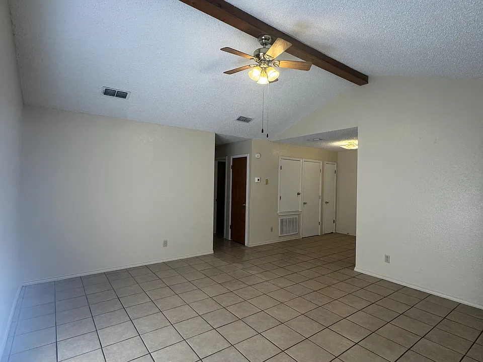 405 Whitetail Dr