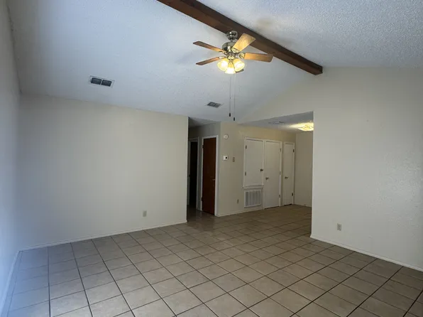 405 Whitetail Dr, San Marcos, TX 78666