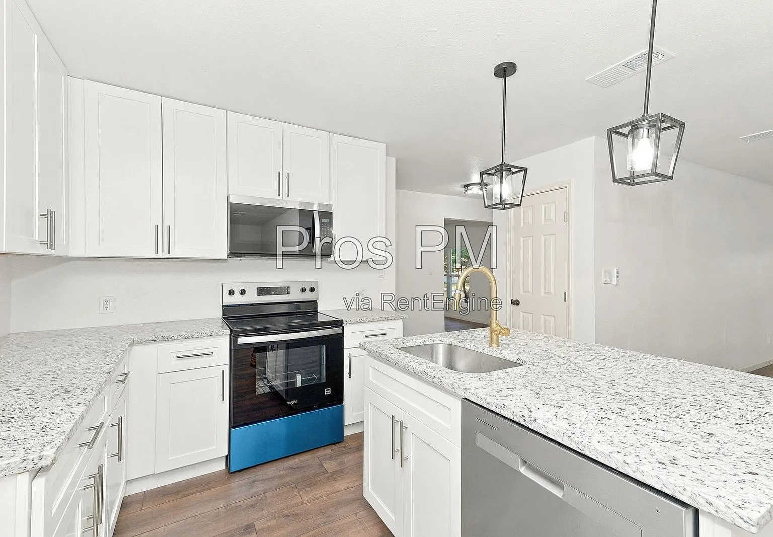 4 bed, 2.0 bath, 2020 sqft, $2,499 — Photo 2