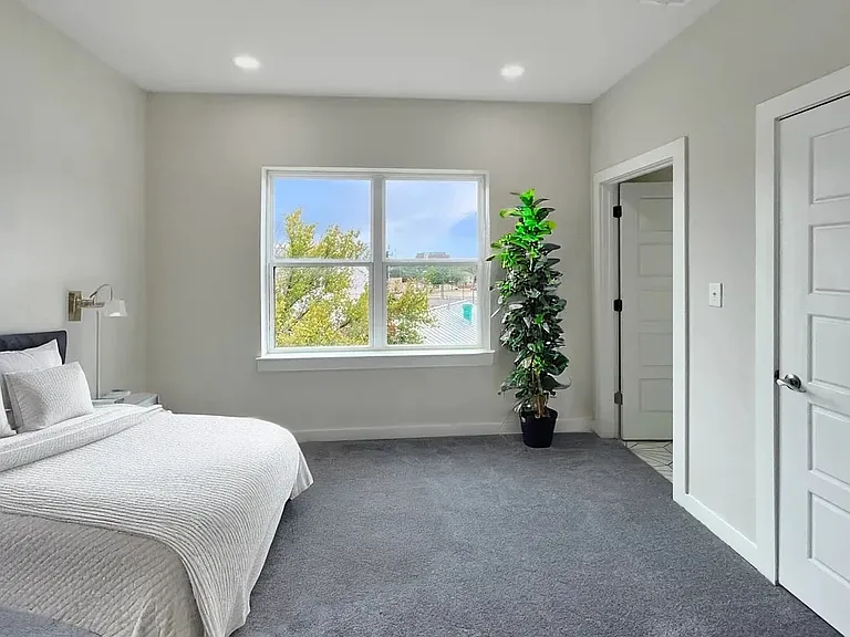 100 Lewis St — Photo 25