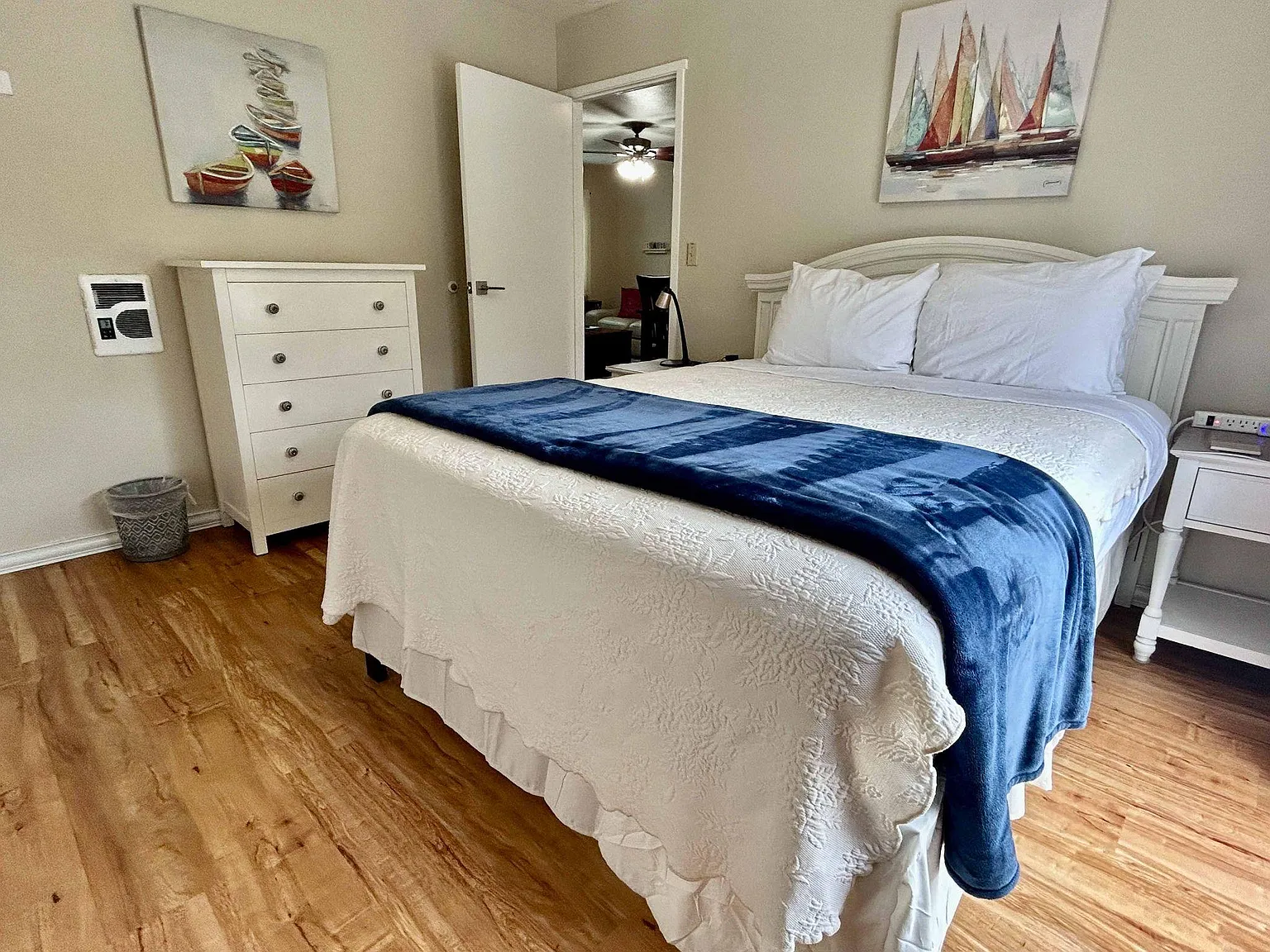 2 bed, 860 sqft, $3,700 — Photo 3