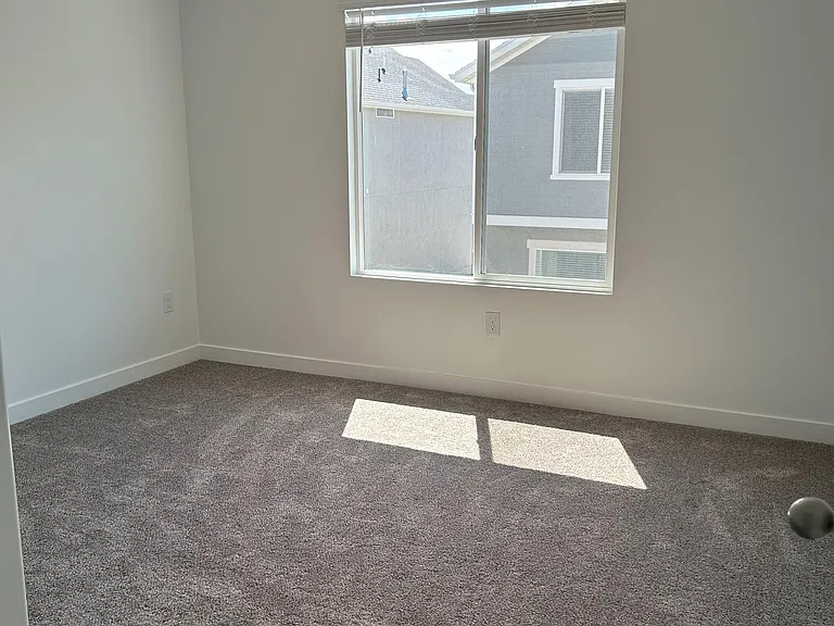 613 N Pear Dr — Photo 15
